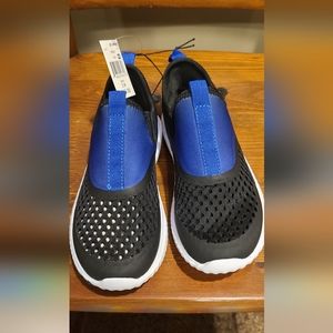 NEW WITH TAGS blue and black breathable slip on boys size 1 shoe